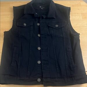 Men's black vest, Walmea.
